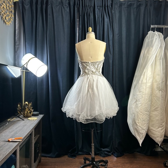 BEJEWELLED WHITE TUTU WEDDING GOWN US SIZE 6 - Picture 4 of 8